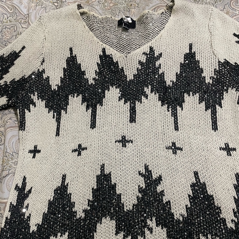 Holiday detail sweater. Size Large